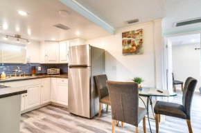 Remodeled Seminole Apt and Yard 3 Mi to Beach!